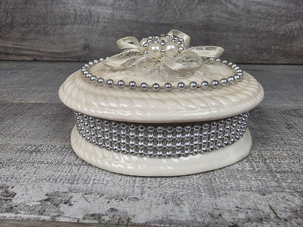 Vtg Beaded Faux Pearl Covered Ceramic Jewelry Trinket Box with Lid Flomo 42.16